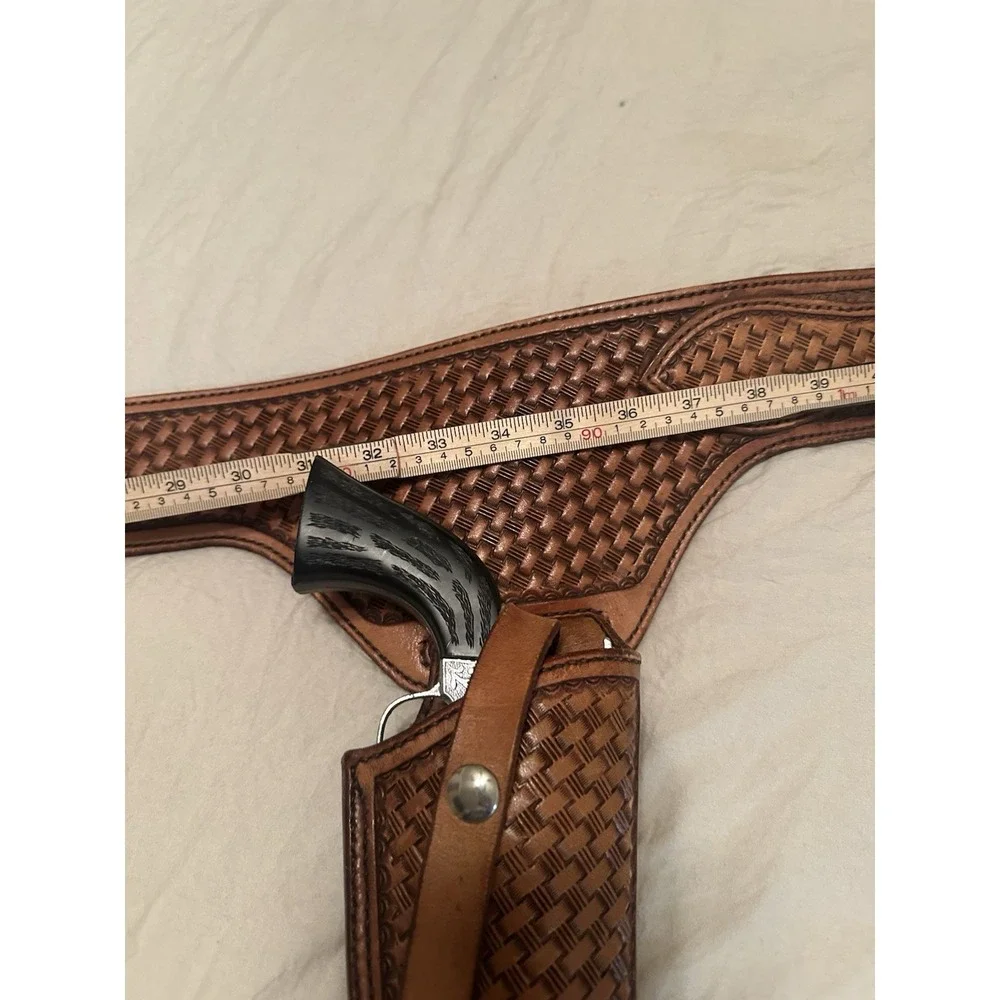 VTG WESTERN GUN BELT AND HOLSTER HAND TOOLED COWBOY ACTION